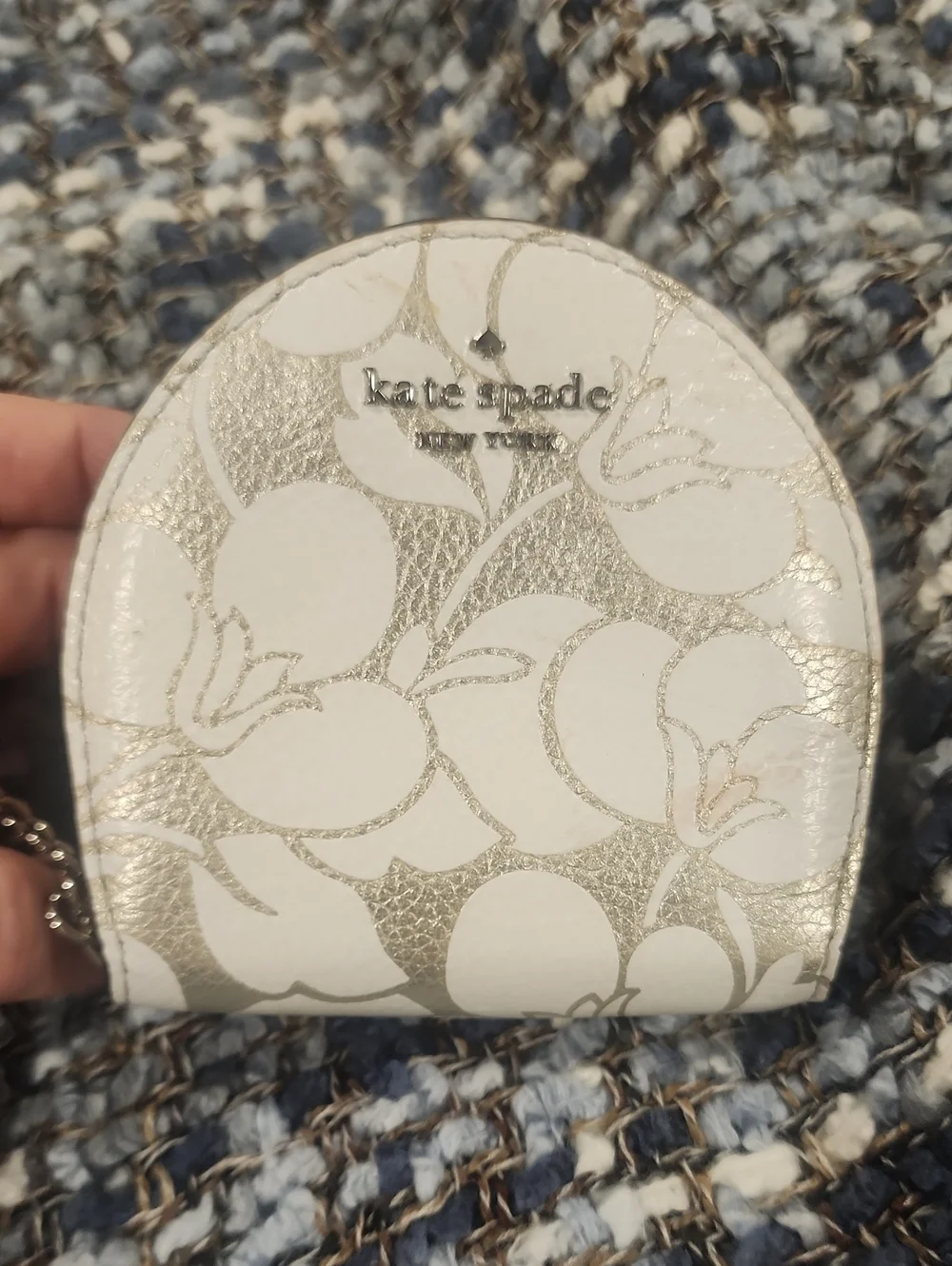 kate spade White & Gold Floral Coin Pouch Excellent Condition 4h x 4w x 1/2 d